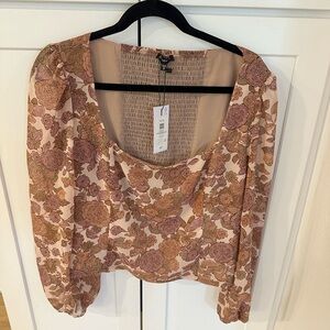 NWT – Dynamite Floral Smocked Back Long Sleeve Blouse – Neutral Floral – Size XL